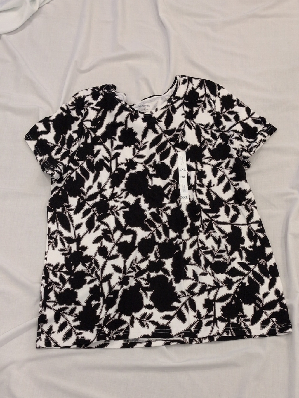 croft & barrow Black and White Floral Short Sleeve Tee